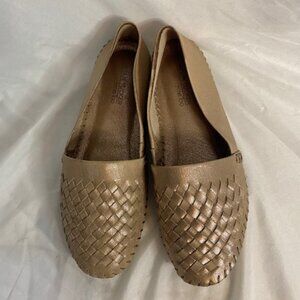 Adam Tucker me too woven leather loafers Gold Metallic, size 8.5